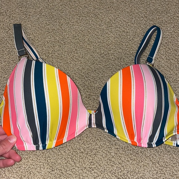 Bikini Set - Picture 2 of 3